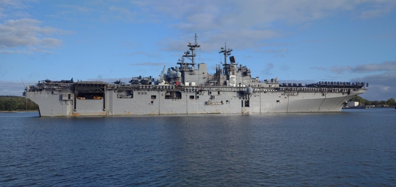 USS Kearsarge zawinął do Portu Gdynia [WIDEO] - GospodarkaMorska.pl