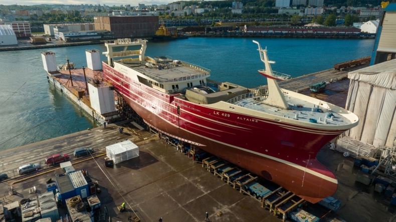 Stocznia Karstensen. Zobacz wodowanie statku rybackiego Altaire [WIDEO, ZDJĘCIA] - GospodarkaMorska.pl