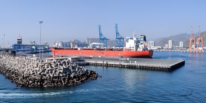 USA. Amerykańscy senatorowie nalegają na sankcje wtórne na rosyjską ropę - GospodarkaMorska.pl