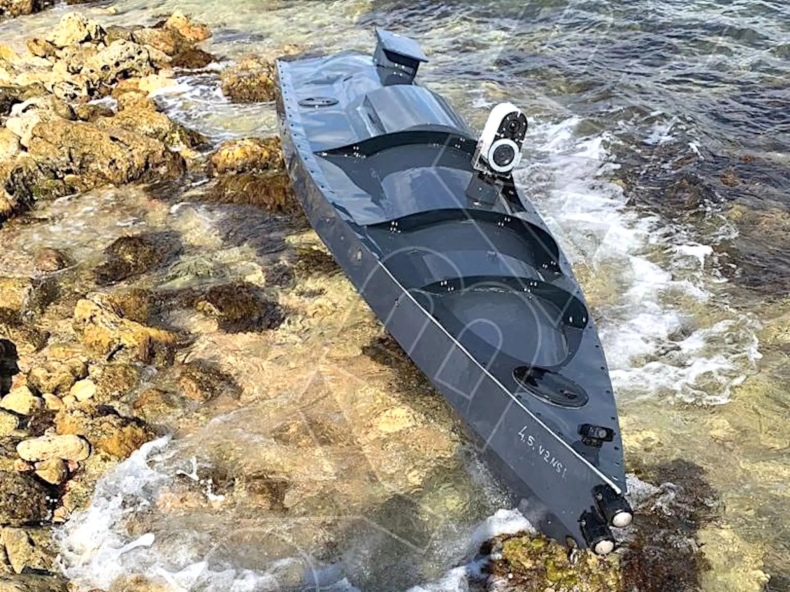 Tajemnicza bezzałogowa łódź znaleziona u wybrzeży Krymu - GospodarkaMorska.pl