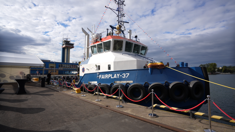 Fairplay-37 ochrzczony i gotowy do akcji [WIDEO, ZDJĘCIA] - GospodarkaMorska.pl