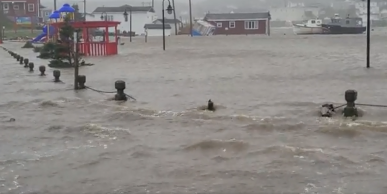 Kanada. Huragan Fiona sieje spustoszenie. Z pomocą płynie wojskowa fregata [WIDEO] - GospodarkaMorska.pl
