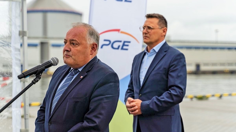 Prezes PGE w Gdańsku: "14 statków z węglem jest w drodze do polskich portów. Do końca kwietnia przyszłego roku sprowadzimy 10 mln ton" [WIDEO, ZDJĘCIA] - GospodarkaMorska.pl