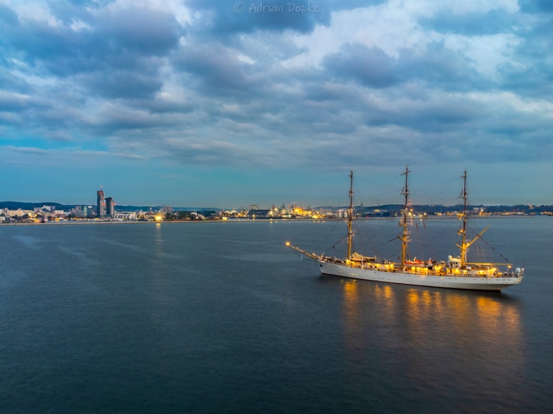 Ostatni rejs Daru Młodzieży - GospodarkaMorska.pl