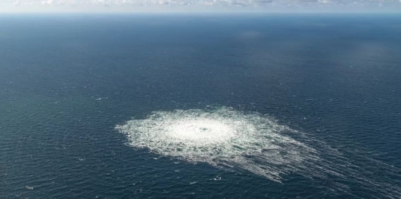 Bloomberg: satelity zarejestrowały zdjęcia wycieków z gazociągu Nord Stream - GospodarkaMorska.pl