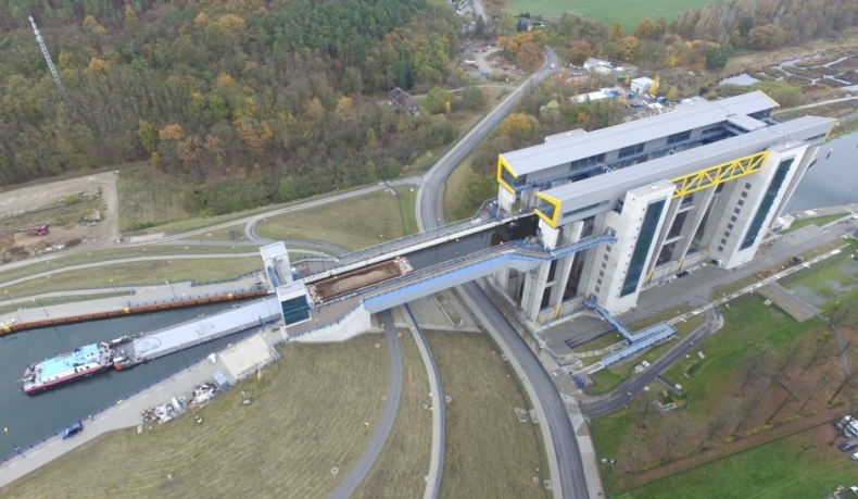 Niemcy. Nowa podnośnia statków w Niederfinow otwarta po 14 latach budowy - GospodarkaMorska.pl