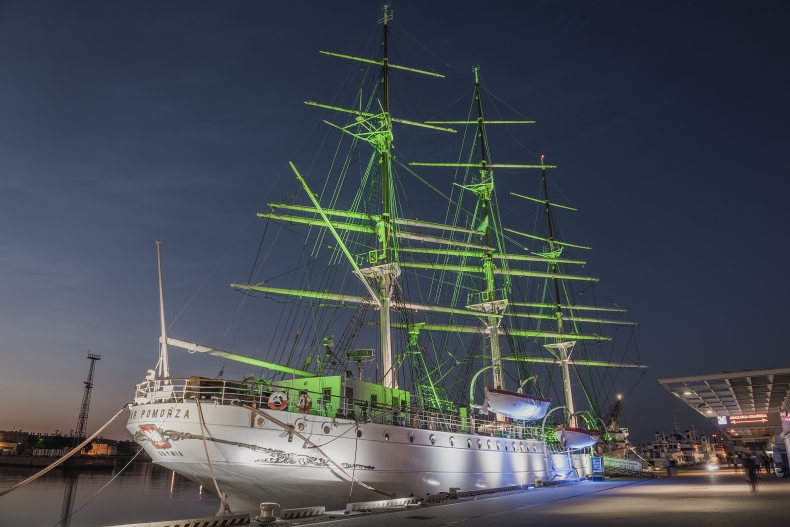 Dar Pomorza rozbłyśnie na zielono - GospodarkaMorska.pl