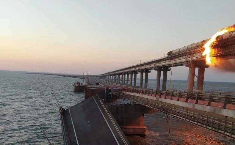 Rosyjskie władze: remont uszkodzonego Mostu Krymskiego może potrwać do lipca 2023 roku - GospodarkaMorska.pl