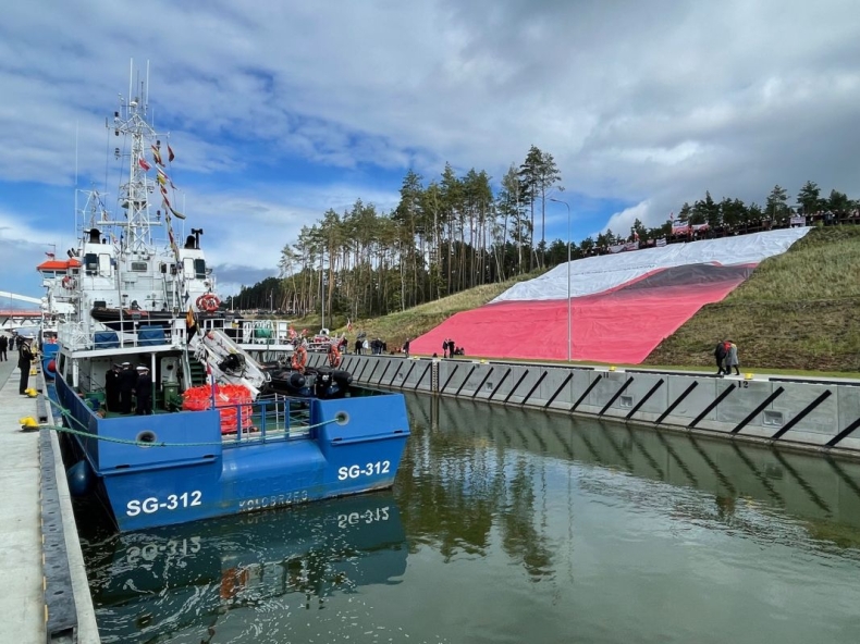 Kanałem Żeglugowym przez Mierzeję przeprawiło się ponad 300 jednostek - GospodarkaMorska.pl