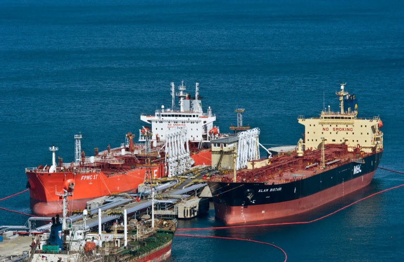 Rosja zwiększa eksport ropy z Uralu do Azji w związku z embargiem UE - GospodarkaMorska.pl