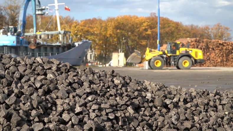 [WIDEO] Port Kołobrzeg: przeładunek żelazokrzemu - GospodarkaMorska.pl