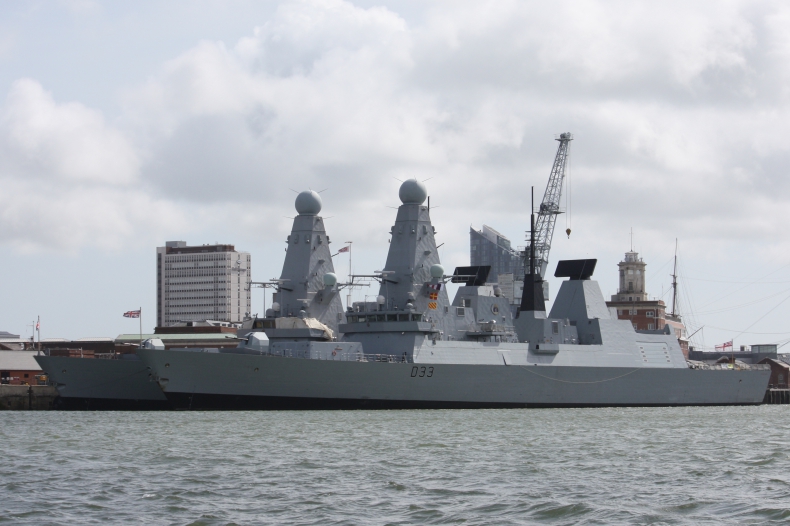 Ministerstwo obrony Wielkiej Brytanii rezygnuje z budowy nowego okrętu flagowego - GospodarkaMorska.pl