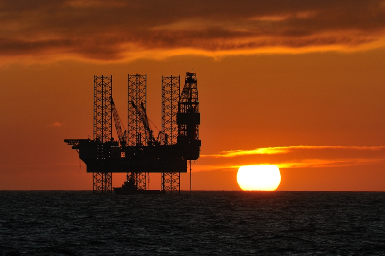 Hiszpania wstrzymała import ropy naftowej z Rosji - GospodarkaMorska.pl
