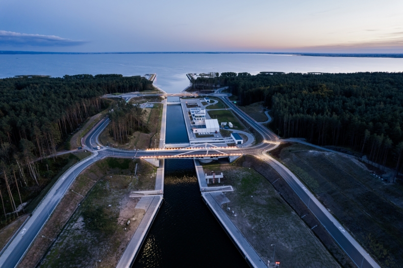 Trwają prace uzupełniające nową drogę wodną przez Mierzeję Wiślaną - GospodarkaMorska.pl