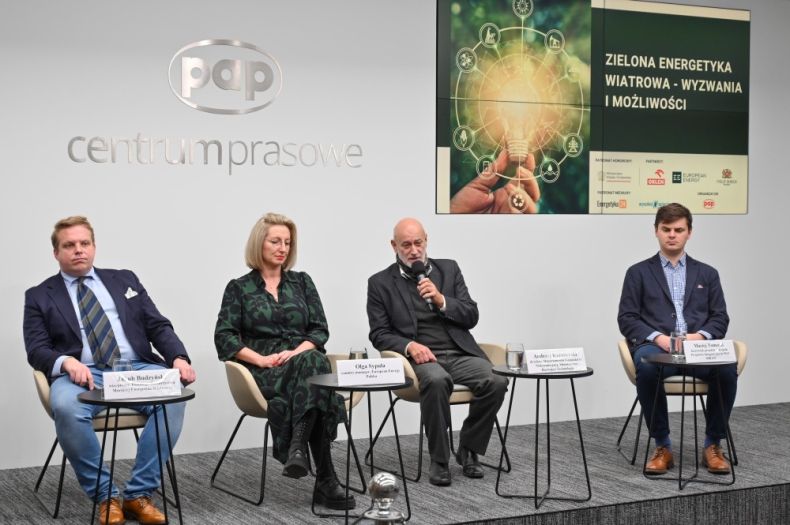 MRiT: Gospodarka potrzebuje taniej energii wiatrowej - GospodarkaMorska.pl