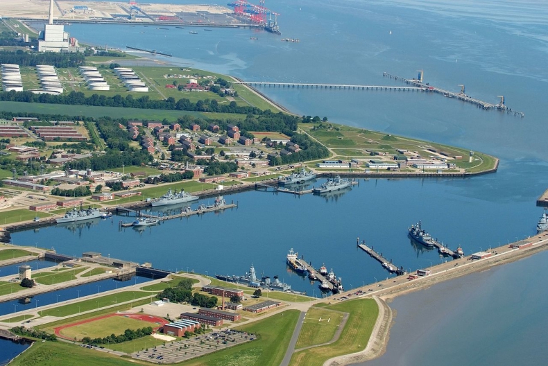 W Wilhelmshaven zakończono budowę infrastruktury dla pływającego terminalu LNG - GospodarkaMorska.pl