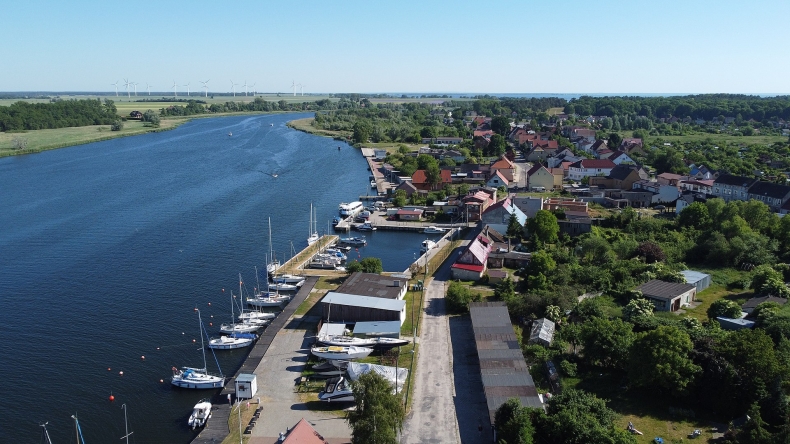 Otwarto przebudowaną drogę dojazdową do portu morskiego w Wolinie - GospodarkaMorska.pl