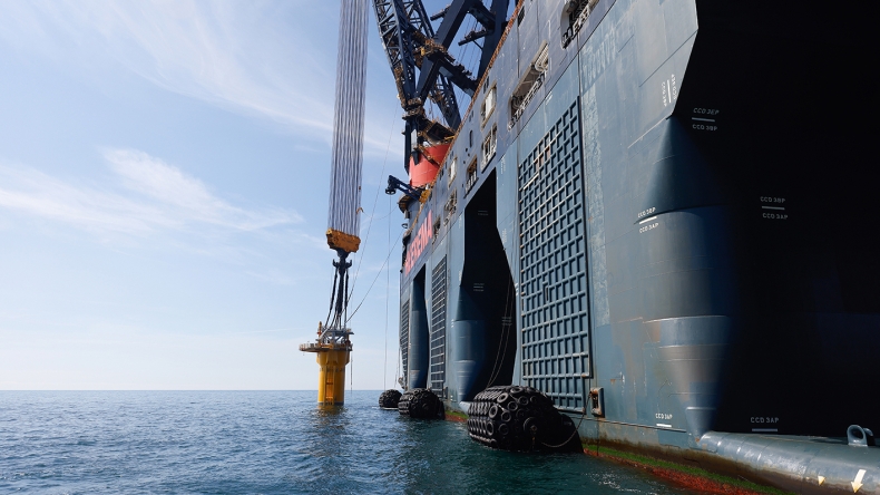 Thialf instaluje pierwszą turbinę V174-9,5 MW na MFW Arcadis Ost 1 przy użyciu innowacyjnej metody RNA [ZDJĘCIA] - GospodarkaMorska.pl