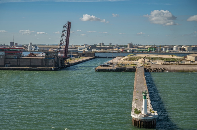 Portal śledczy: Francja importuje uran z Rosji mimo wojny w Ukrainie - GospodarkaMorska.pl