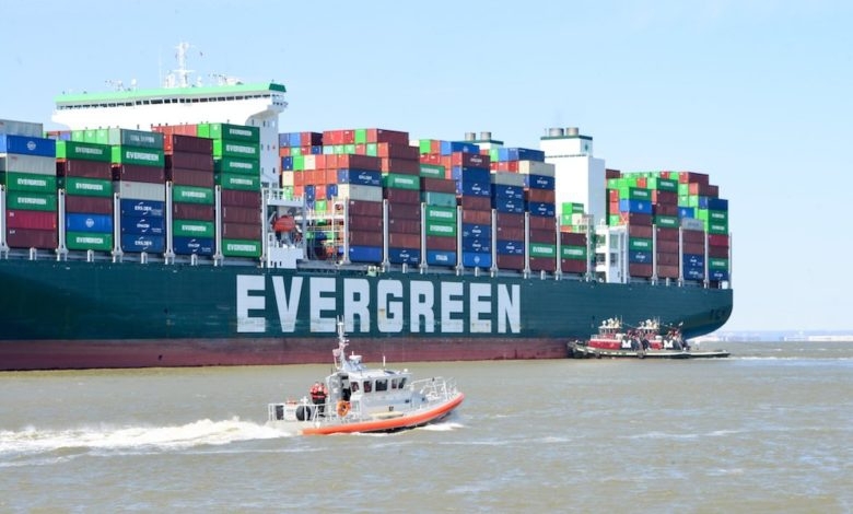 Ever Forward wylądował na mieliźnie, bo pilot zagapił się na smartfon - GospodarkaMorska.pl