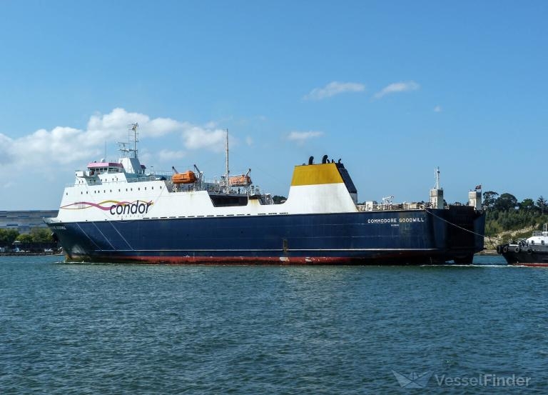 Trzech rybaków zaginęło po zderzeniu frachtowca z kutrem - GospodarkaMorska.pl