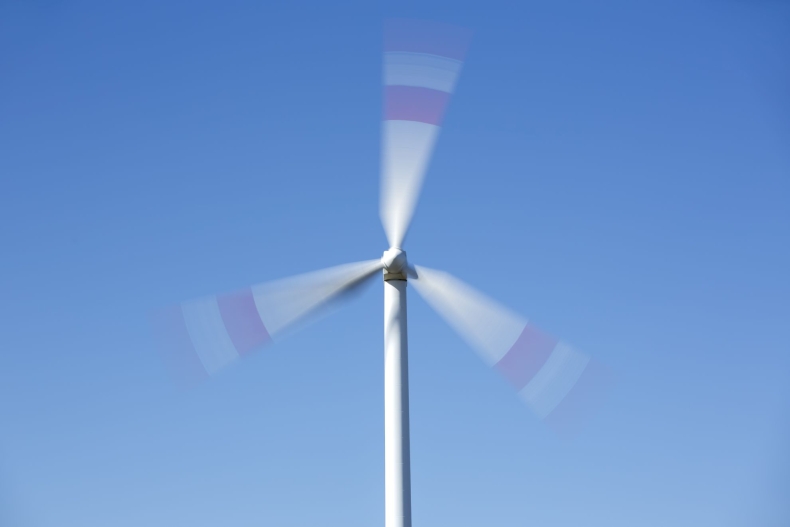 Recykling turbin wiatrowych - naukowcy z Rzeszowa będą tworzyć dźwigary do budowy i modernizacji mostów - GospodarkaMorska.pl