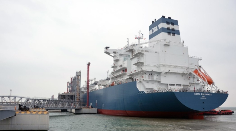 Otwarcie niemieckiego terminalu LNG już niedługo. Przybywa jednostka FSRU - GospodarkaMorska.pl