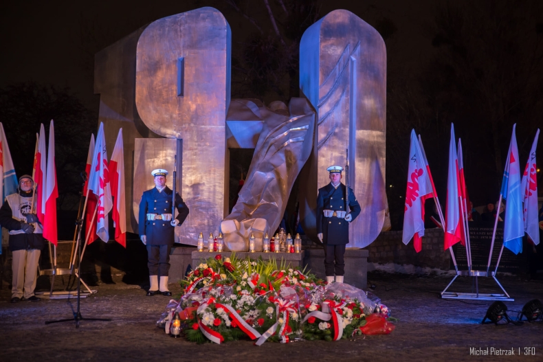 Uroczystości z okazji 52. rocznicy Grudnia '70 - GospodarkaMorska.pl