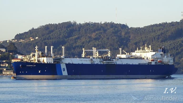 Do portu w Inkoo przybył pływający terminal LNG. Pozwoli na zastąpienie gazu z Rosji - GospodarkaMorska.pl