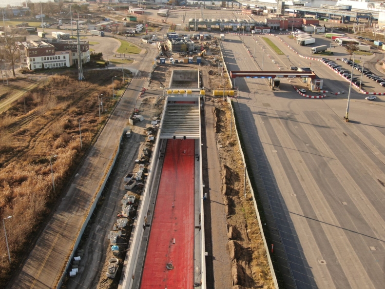 Pożegnanie „Wyspiarki”, mrożenie gruntu i budowa dróg, czyli najważniejsze wydarzenia na budowie tunelu w 2022 roku - GospodarkaMorska.pl