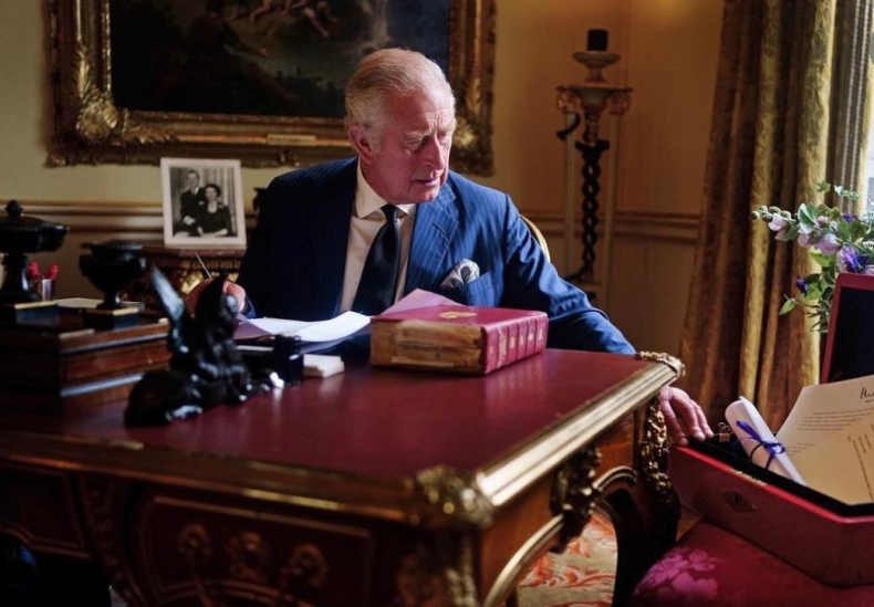 Król Karol III przeznaczy dochody z morskich farm wiatrowych dla dobra publicznego - GospodarkaMorska.pl