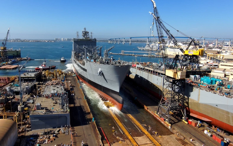 W stoczni General Dynamics NASSCO odbył się chrzest trzeciego okrętu pomocniczego typu John Lewis - GospodarkaMorska.pl