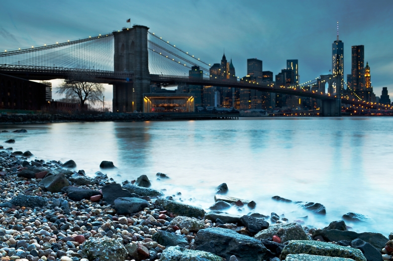 Nowy Jork zakwateruje uchodźców w terminalu pasażerskim - GospodarkaMorska.pl