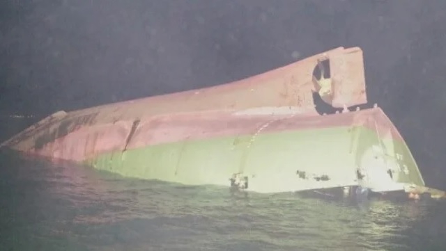 Japoński statek towarowy zatonął po kolizji z inną jednostką [WIDEO] - GospodarkaMorska.pl