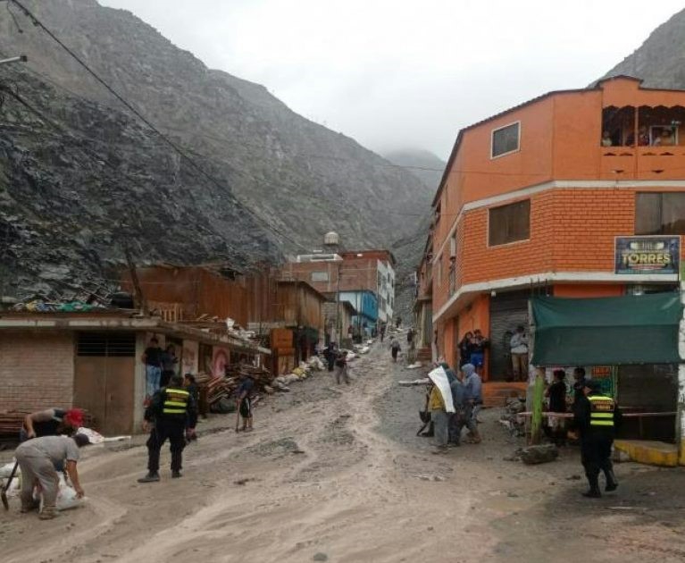 Co najmniej 36 osób zginęło w Peru w wyniku osunięć ziemi i powodzi wywołanych ulewami - GospodarkaMorska.pl
