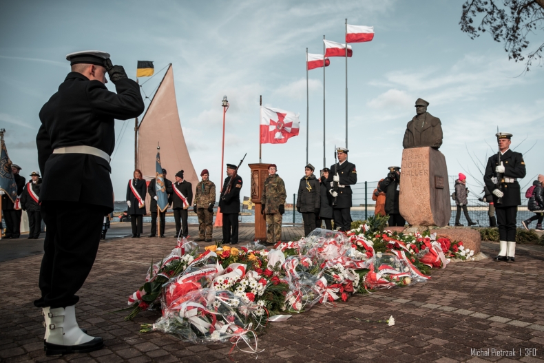 W Pucku odbyły się obchody 103. rocznicy zaślubin Polski z morzem - GospodarkaMorska.pl
