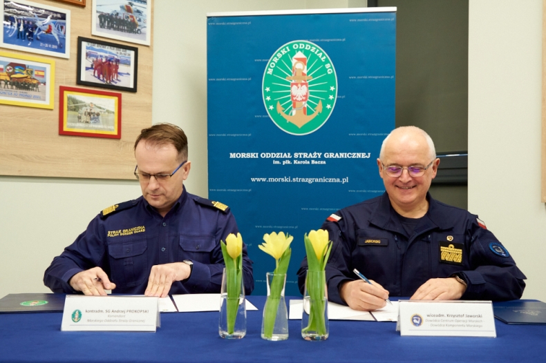 Komendant MOSG podpisał plany współpracy z COM-DKM - GospodarkaMorska.pl