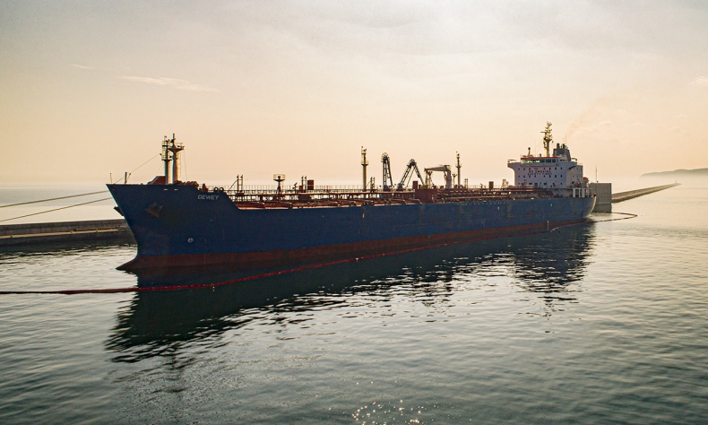 Unimot sprowadził ładunek diesla z USA przez Port Gdynia - GospodarkaMorska.pl