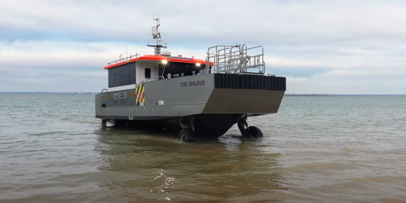 Nie tylko pływa, ale i jeździ. Pierwszy amfibijny statek do przewozu załóg do obsługi offshore oddany do użytku - GospodarkaMorska.pl