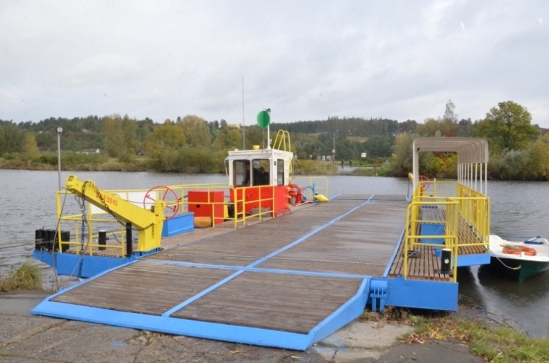 Wstrzymano kursowanie promu na Wiśle w rejonie Spytkowic - GospodarkaMorska.pl