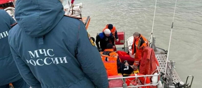 Podczas sztormu na Morzu Czarnym zatonął statek [WIDEO] - GospodarkaMorska.pl