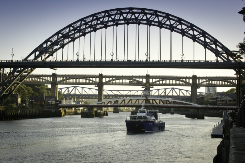 Brytyjski rząd finansuje projekt wodorowego CTV - GospodarkaMorska.pl