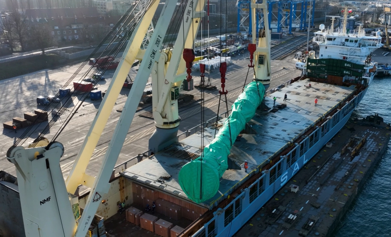 Trwają pierwsze prace przy budowie instalacji Olefiny III w PKN Orlen w Płocku. Elementy przypływają do Portu Gdańsk - GospodarkaMorska.pl