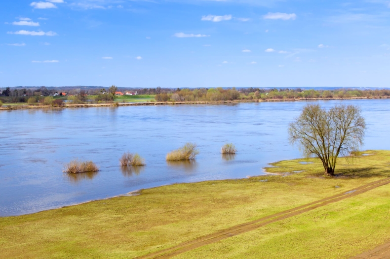 Wysokie stany wód w Bałtyku i na Wiśle - GospodarkaMorska.pl