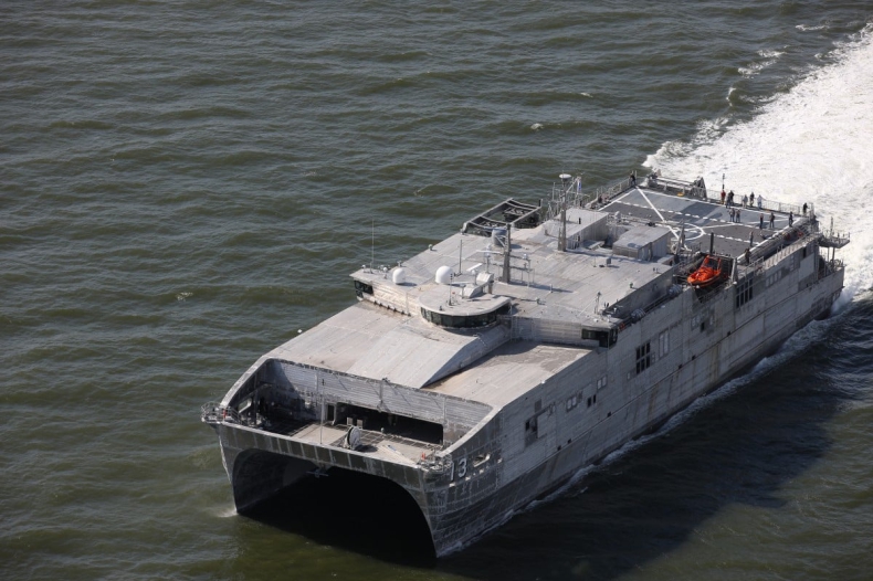  Austal dostarcza największy okręt nawodny US Navy z możliwością pracy autonomicznej - GospodarkaMorska.pl