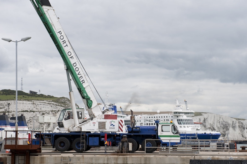 Gigantyczny zator w porcie w Dover - operatorzy promów załamują ręce - GospodarkaMorska.pl