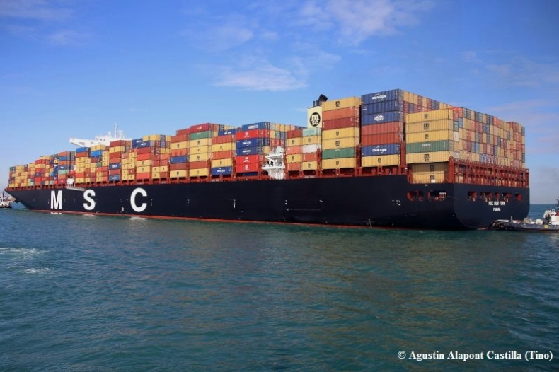 Czy kontenerowce będą się łamać? - GospodarkaMorska.pl