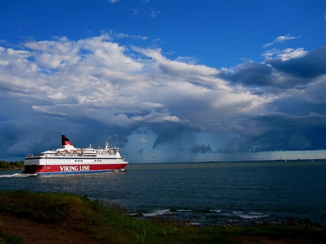 Promy do Estonii: Rekordowy rok dla Viking Line - GospodarkaMorska.pl