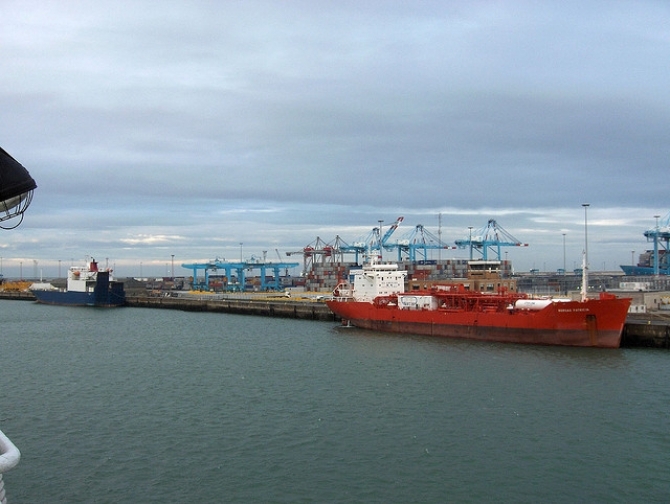 Promy do Szwecji: Cobelfret zmienia nazwy statków - GospodarkaMorska.pl