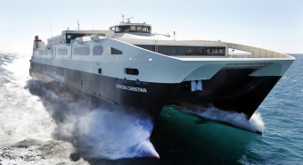 Sposób załadunku pojazdów na prom Leonora Christina kością niezgody pomiędzy armatorem a pasażerami - GospodarkaMorska.pl